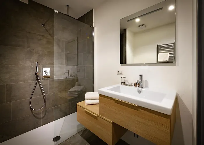 Eco Rooms&breakfast 3* Tirano