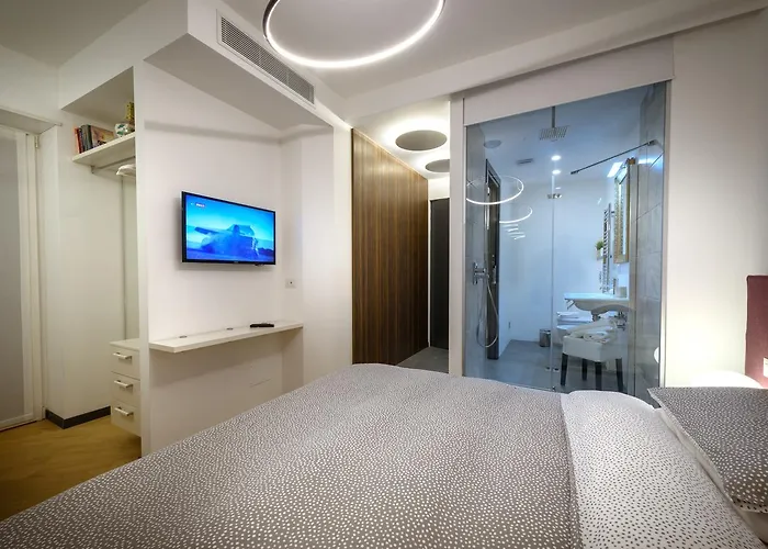 Eco Rooms&breakfast Tirano