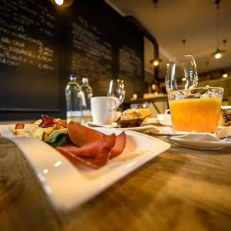 Frühstückspension Eco Rooms&breakfast Tirano